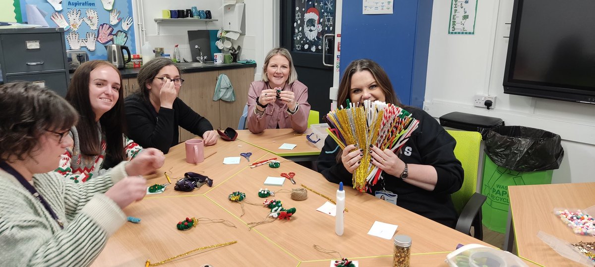 JohnSpenceCHS's tweet photo. Lots of team bonding and Christmas Craft making after school tonight in the SEND /
Inclusion department. Some of the decorations around their area in school are really impressive and much appreciated by the pupils! @PeleTrust #FitForLife https://t.co/ruz6K0PLZP