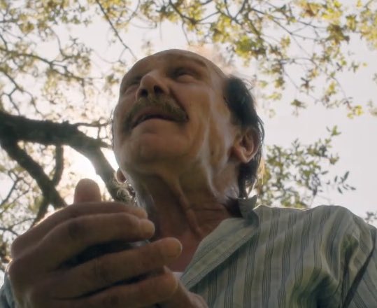 mafindreams's tweet photo. Isidro usó sus últimas fuerzas para mirar a Adela.
Mateo para mirar a Claudia y decirle te quiero.

Isidro sonrió al cielo porque sabía que volvía con su esposa.
Mateo ha derramado su última lágrima porque deja atrás a su mujer y a su hijo.

Parte del amor se ha ido con ellos 💔 https://t.co/hEviHiM4fT