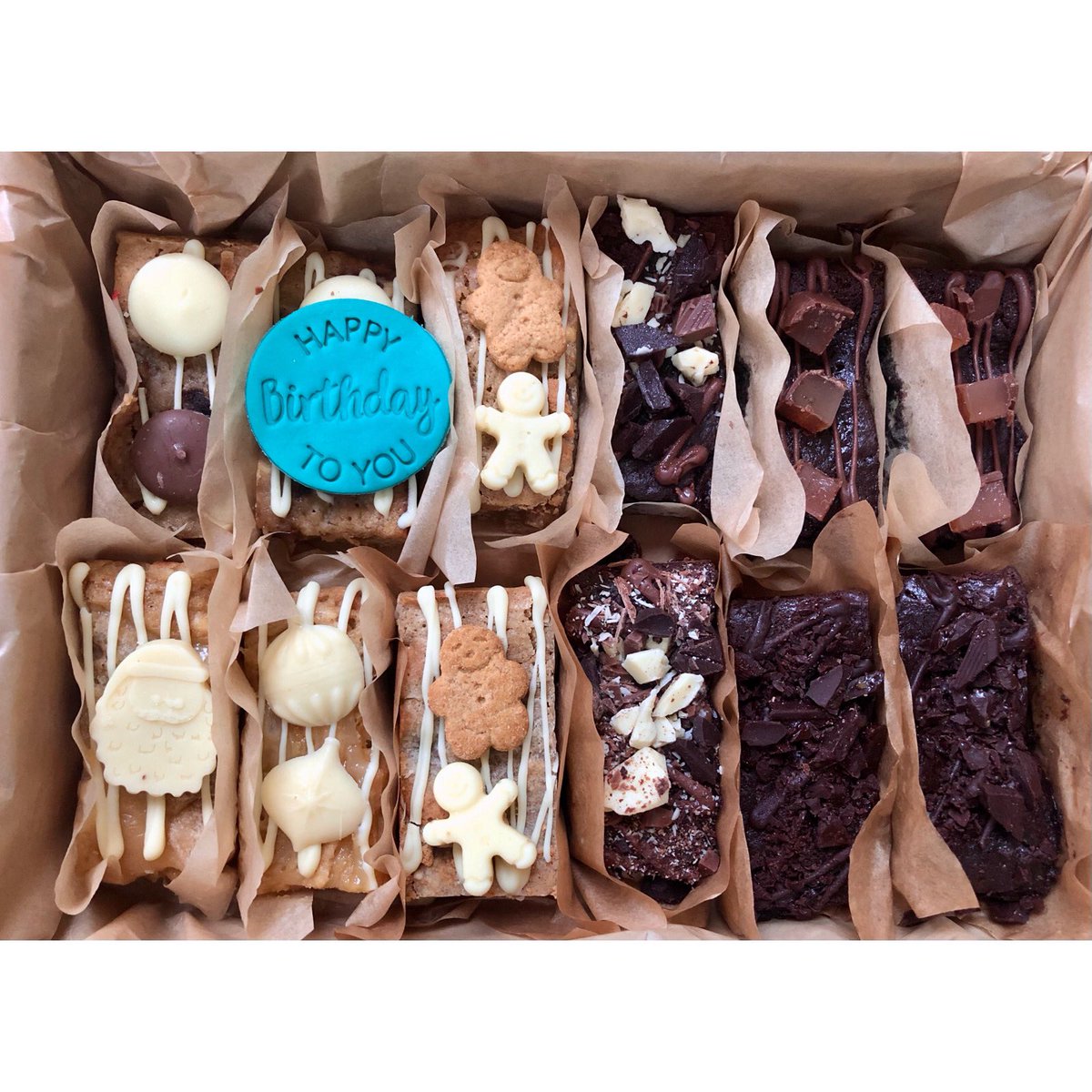 alwaystimefora's tweet image. A lucky couple will be tucking into this fabulous selection box as part of their birthday celebrations. #birthday #selectionbox #brownies #blondies #birthdaytreats #postaltreats #postalbrownies #postalblondies #treatsomeone #homebaking #supportsmallbusiness #tasty #tastytreats