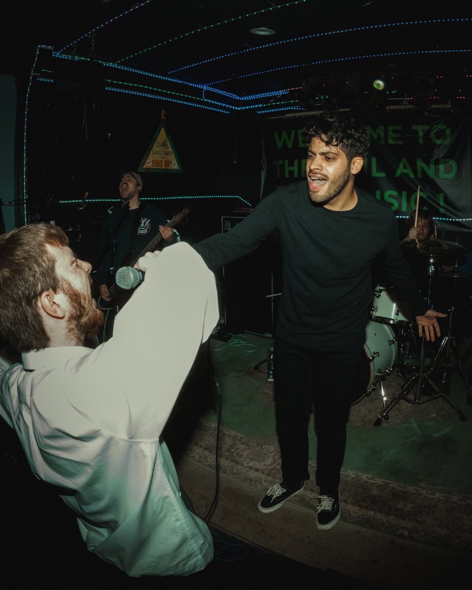 en_MASSEband's tweet photo. 📸: @chrxstxna https://t.co/lrC5QQvL6l
