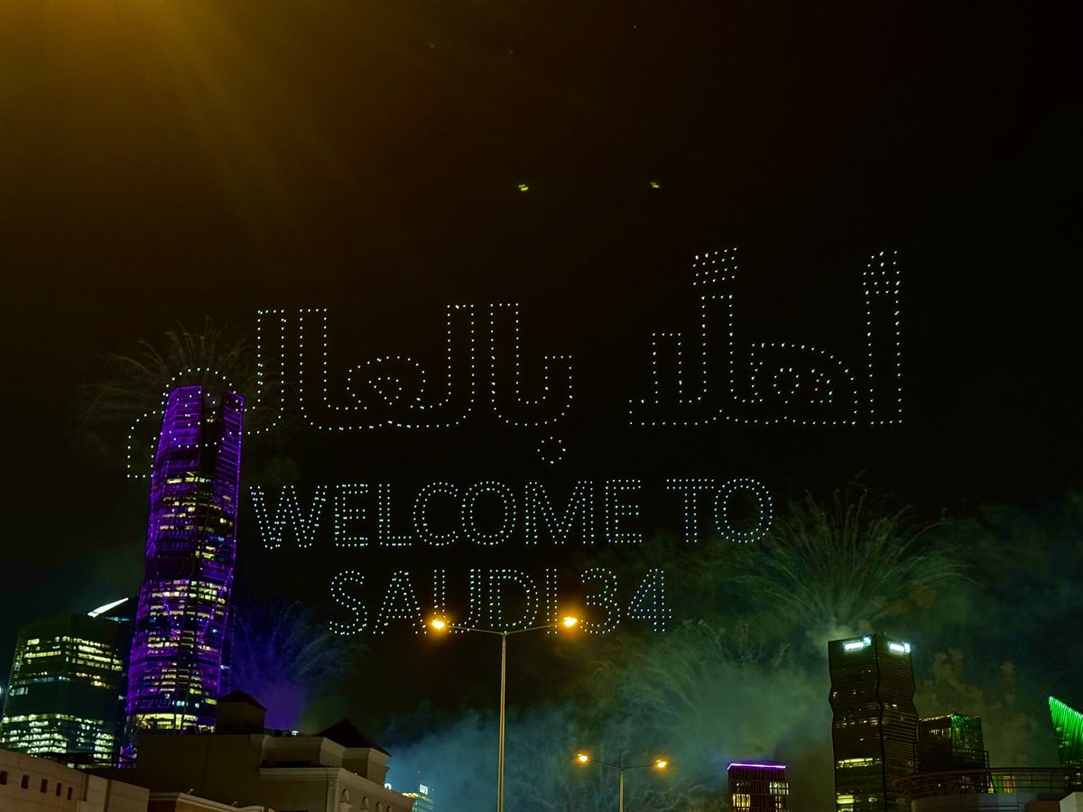 Alaa_AlMajhad's tweet photo. قائدنا ومُلهمنا: "نحن لا نحلم .. نحن نفكر في واقع يتحقق". 

#أهلًا_بالعالم  في قلب العالم 💜🇸🇦
أهلًا بكم في #السعودية34 
#معًا_ننمو https://t.co/PUA8anOtdl