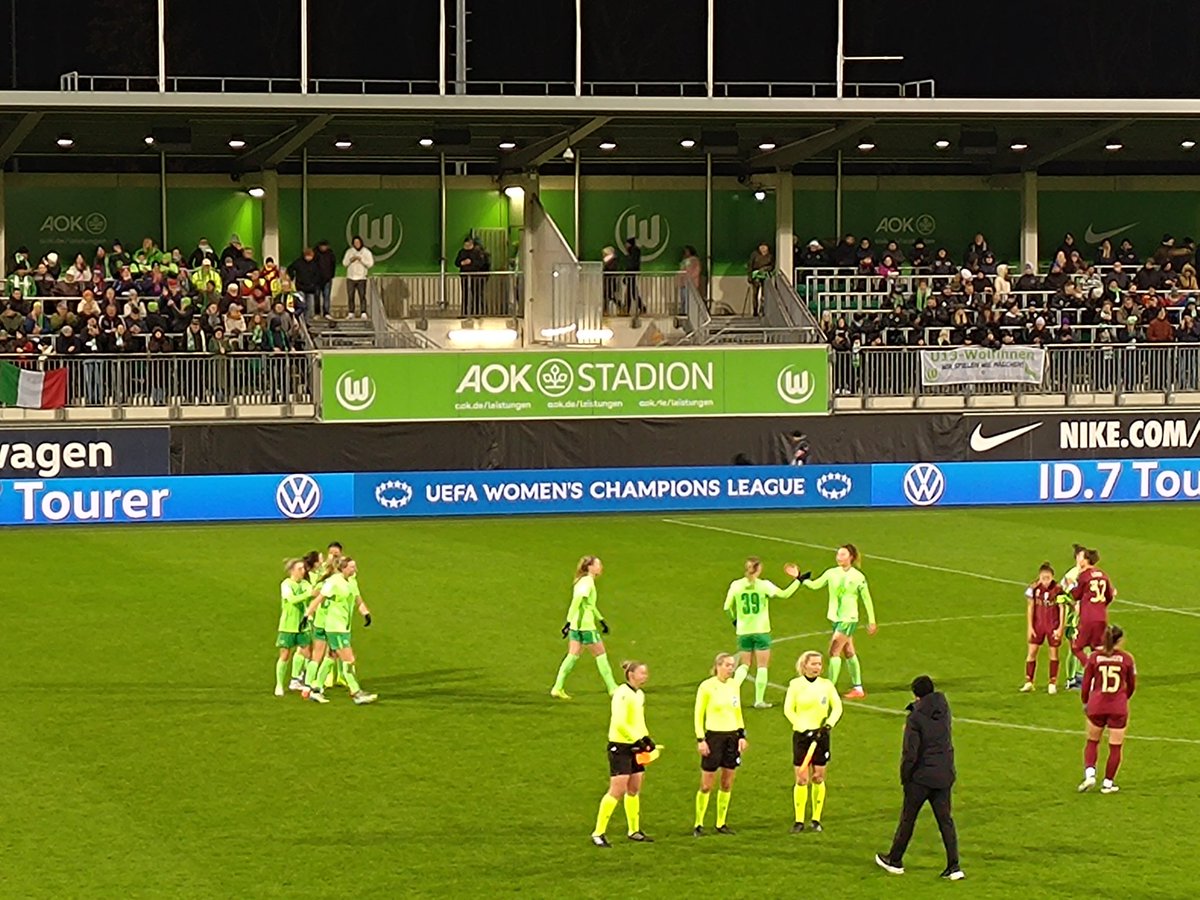 Tommaso_TGrabek's tweet photo. 6:1 choć przyznam, że do przerwy nic nie zwiastowało takiego wyniku.
Świetna zmiana Svendis Jane Jonsdottir ⚽⚽⚽⚽
#WOBASR 6:1 https://t.co/ZrXI7TZIwH
