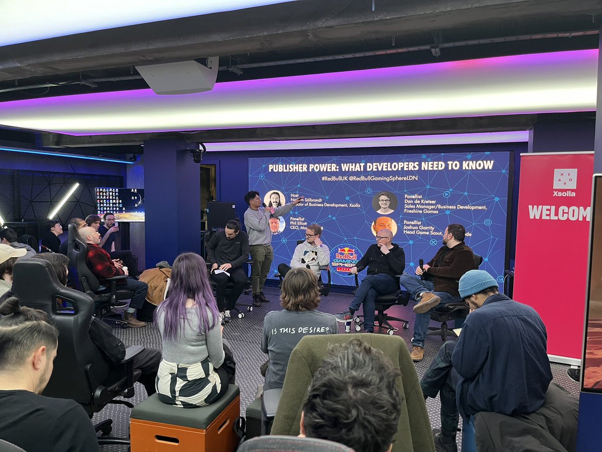 annastoic's tweet photo. A true gaming industry event!
Publishing power: what developers need to know panel at the Red Bull Gaming Sphere London @redbullgaming
💡Did you know? A publisher gets 2000 pitch decks a year!!
#gaming #RedBullUK #london #gamedev #gamepublisher https://t.co/4TxR5UEn8D
