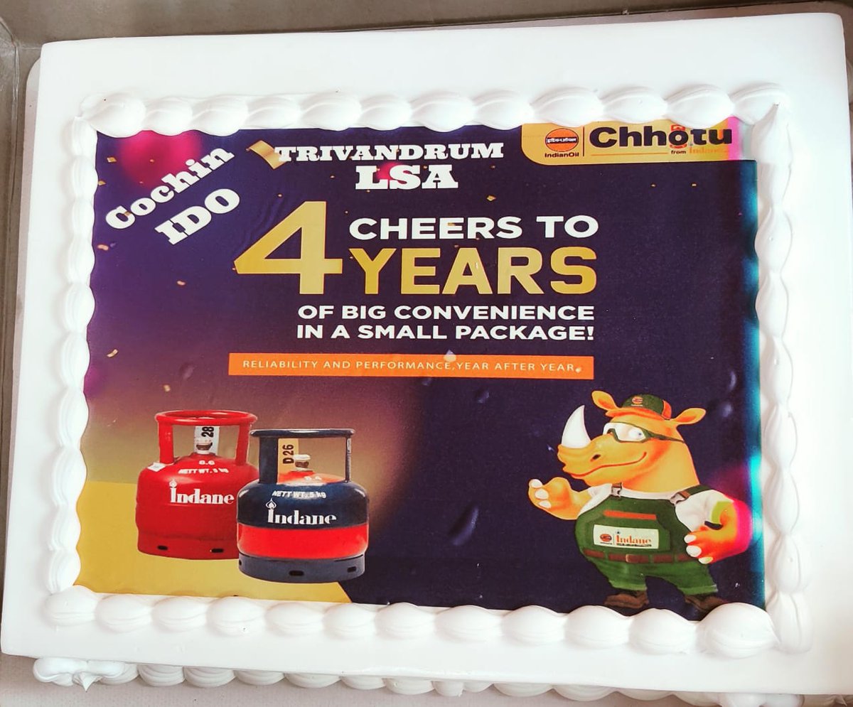 man_oj_sq's tweet photo. 🎉 Celebrating #ChhotuKaBirthday! Trivandrum LSA marked 4 successful years of Chhotu 5kg LPG cylinders at COCO Anayara with cake cutting, banners, giveaways &amp; customer engagement. A joyous occasion with  our valued stakeholders! #IndianOil #LPG https://t.co/xPMzm2faMm