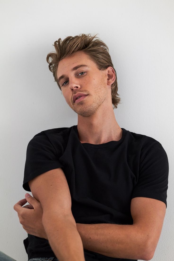 melekapop's tweet photo. Austin Butler será Patrick Bateman no remake de ‘Psicopata Americano’. O filme será dirigido por Luca Guadagnino (Rivais, Me Chame Pelo seu Nome) https://t.co/wcEm9gAMGY