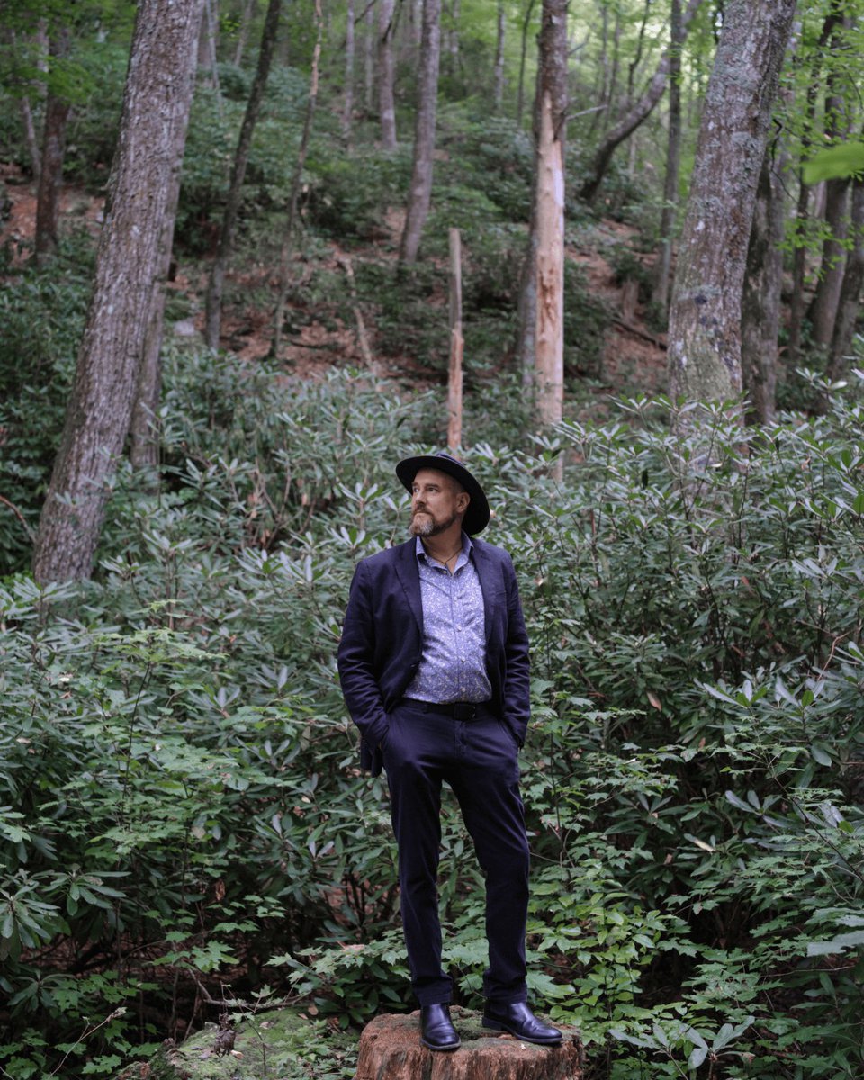 Rotary's tweet image. After a 2001 illness reshaped his path, David LaMotte pivoted from music to global peacebuilding as a Rotary Peace Fellow. Author, TEDx speaker, and advocate, he inspires change through connection and storytelling. 

🔗 on.rotary.org/3D9O9f1