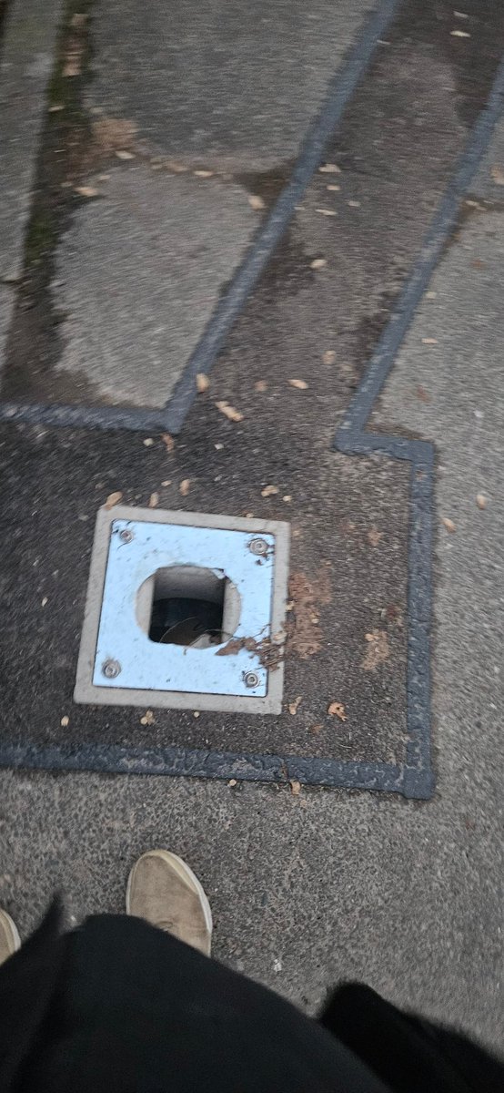 Staceytamara1's tweet photo. @dudleymbc there's this hole on the pavement on Andrew road in Halesowen. Someone's going to break their ankle https://t.co/7oxmfmLNHS