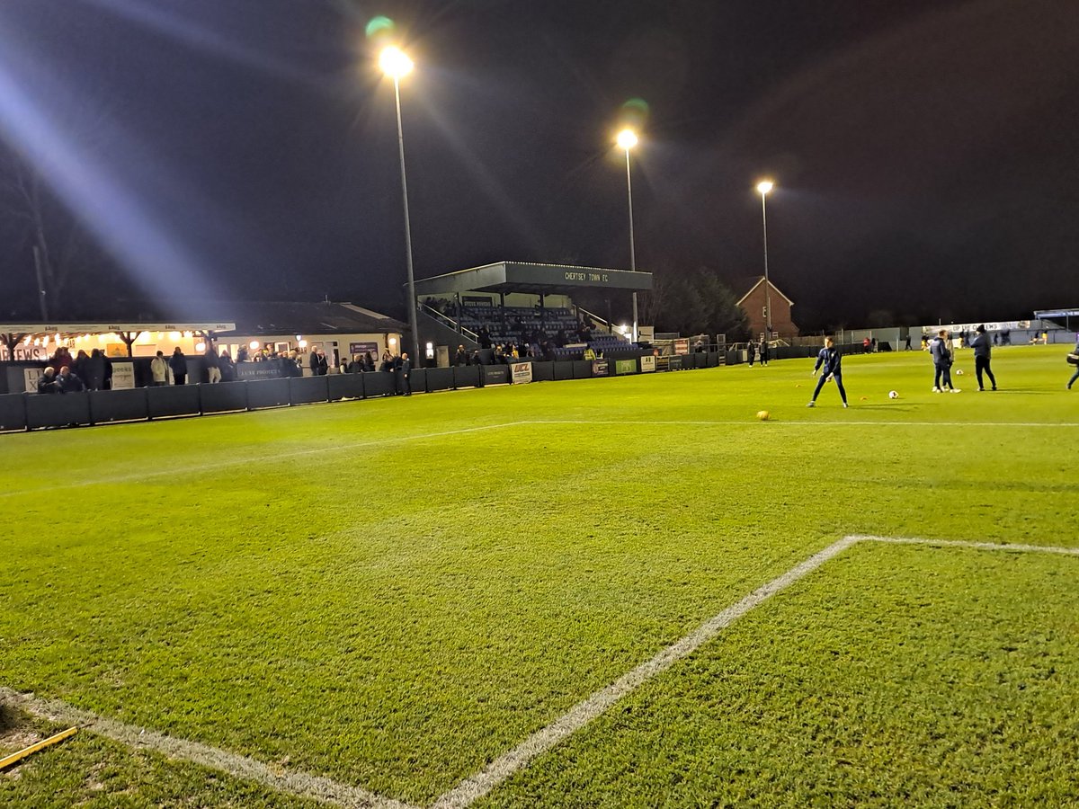 RisingPhoenix81's tweet photo. Chertsey Town v Dagenham &amp; Redbridge. 
Scouting for the next round of the FA Trophy! 🔴🔵
@TheCurfews @Dag_RedFC @OfficialShots https://t.co/rtqPXPIZga