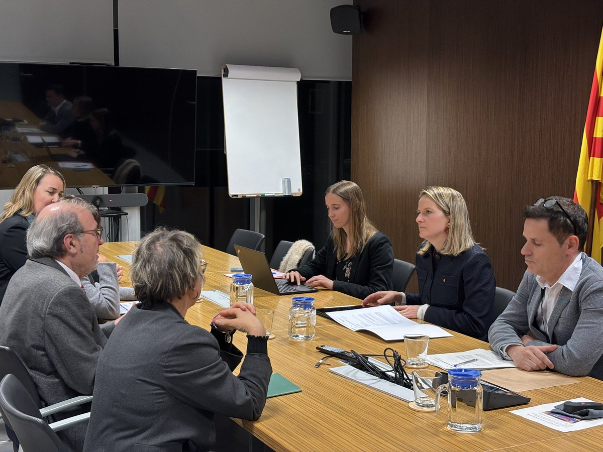 🤝 Avui m'he reunit amb representants de la <a href="/SalutMentalCat/">Salut Mental Catalunya</a> i <a href="/uchcat/">La Unió</a>, dues entitats clau en l’àmbit sanitari i social del nostre país.

➡️ Des de la Conselleria, reafirmem el compromís de treballar conjuntament per impulsar iniciatives que millorin els serveis i recursos en