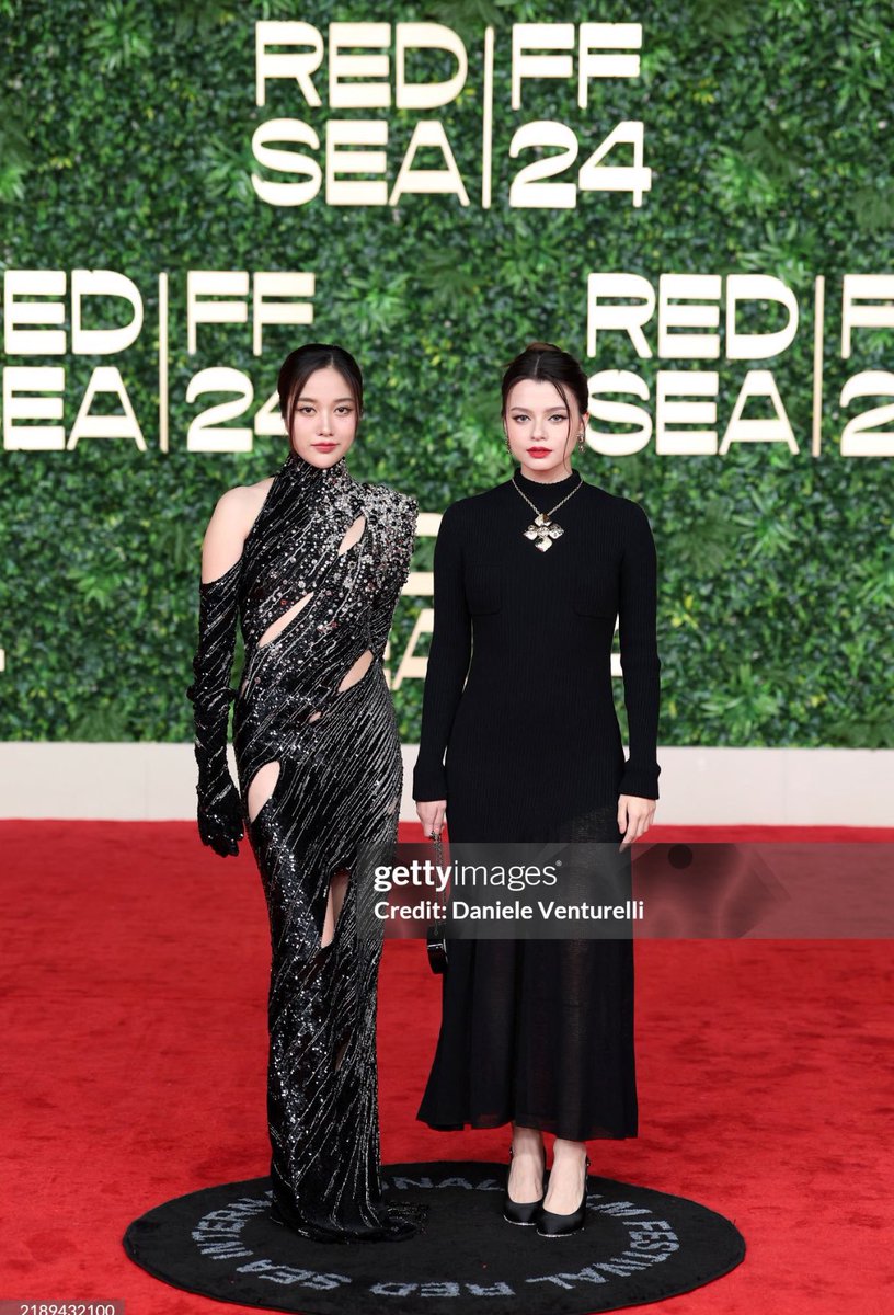 beyourself805's tweet photo. Freen Sarocha Chankimha
Rebecca Patricia Armstrong
you will always be famous girls!✨🤩🤍

#FreenBeckyxRedSeafilm 
#FreenXRedSeaFilm 
#BeckyXRedSeaFilm 
#RedSeaIFF24 
#ฟรีนเบค #FreenBecky
#srchafreen #beckysangels https://t.co/2BajYaEcmm