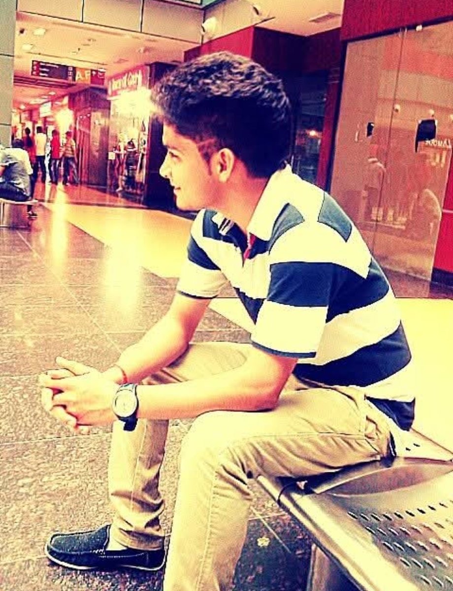 Unitedboy7S's tweet photo. DAY -- 1 
@_onemufc Bhai ❤️🤍 #Oldpic #Mohak https://t.co/yHZeod3qGG