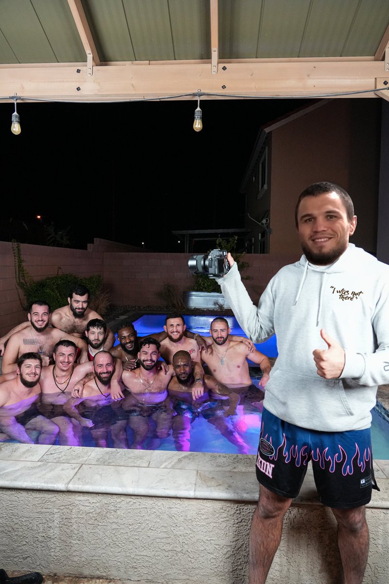 MerabDvalishvil's tweet photo. Thank for taking the pic Khabib’s Cousin - we are good for now until the fight. See you on January 18th. LFG 🦾🇬🇪🇺🇸 https://t.co/NK7sQgMaPU