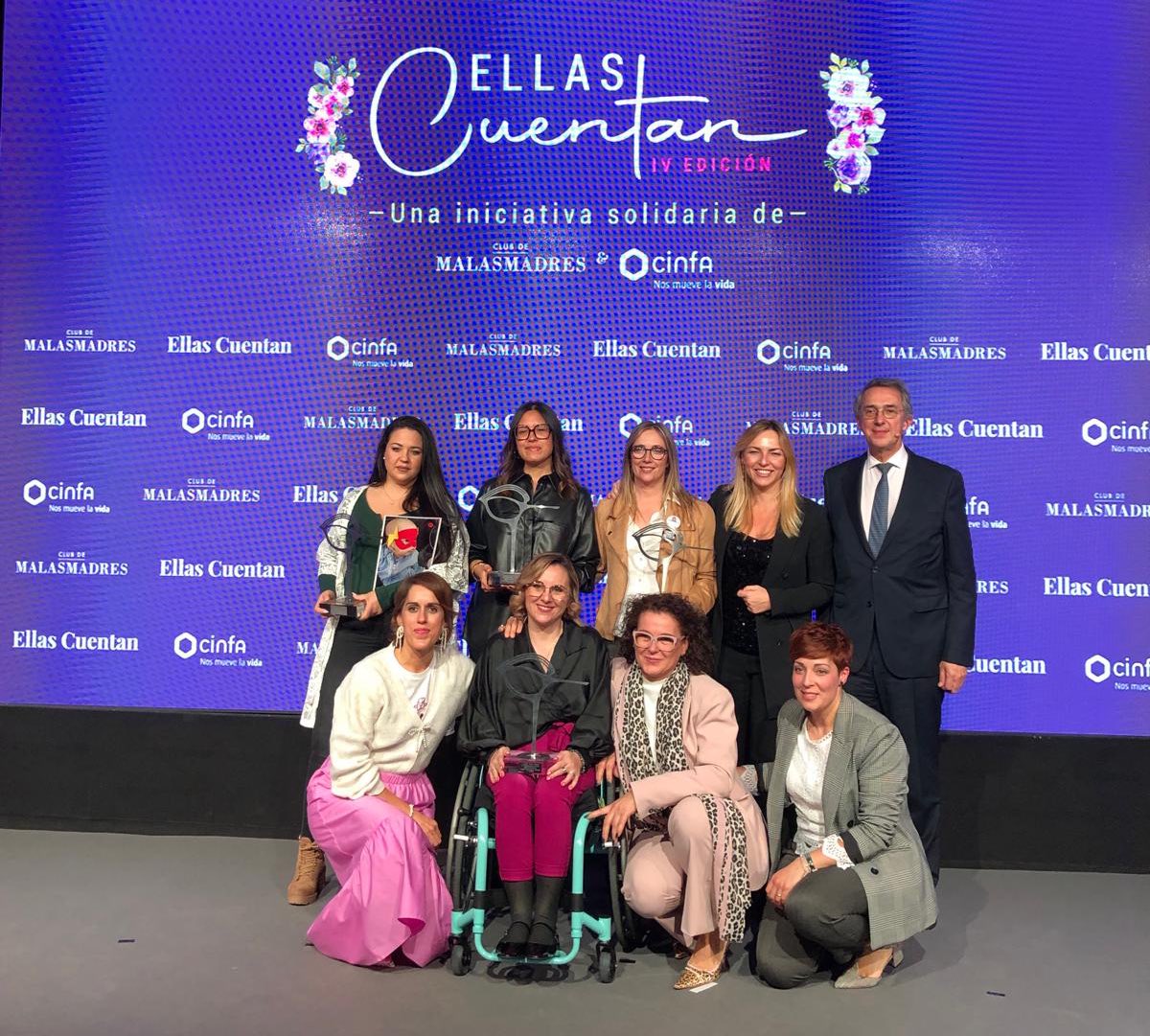 Esta foto de familia con las embajadoras y reconocidas de la IV Gala ‘Ellas Cuentan’ no nos puede hacer más felices, es el broche final para un día inolvidable. 
💜Gracias <a href="/CinfaSalud/">Cinfa Salud</a> por hacerlo posible.
#EllasCuentan2024
#MerecesSerReconocida
#DiversidadFuncional
