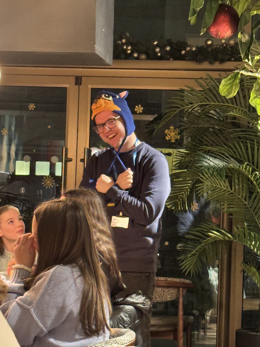 KingsmacGerman's tweet photo. 🎄🎁 we thoroughly enjoyed our trip today! Die Märkte waren großartig 🎁 🎄 https://t.co/E1qQPL6M11