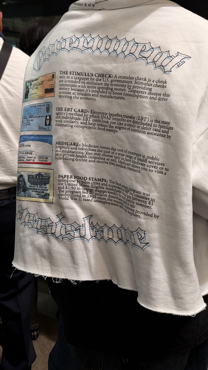 disasodo's tweet image. This guy is wearing an "educational" hoodie. I learned something while queing. @dohertytjp