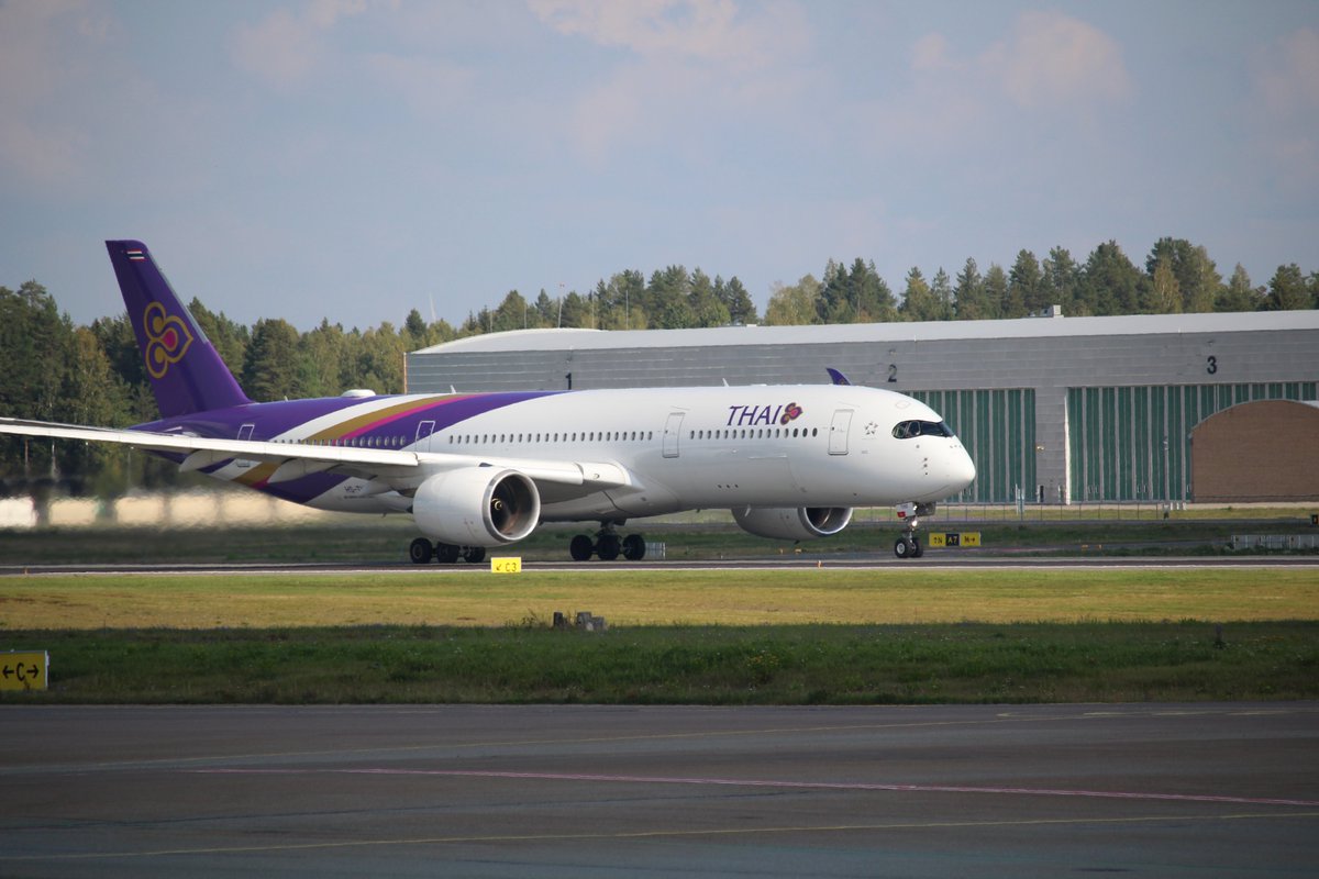eimundro's tweet photo. Thai Airways, Airbus A350-941 at
Oslo Lufthavn Gardermoen
#Airbus #AirbusA350 #Airplane #Aviation #Oslo #Norway #Photography #Canon #canonphotography #Planes #spotting #planespotting https://t.co/UXqtxesNwV