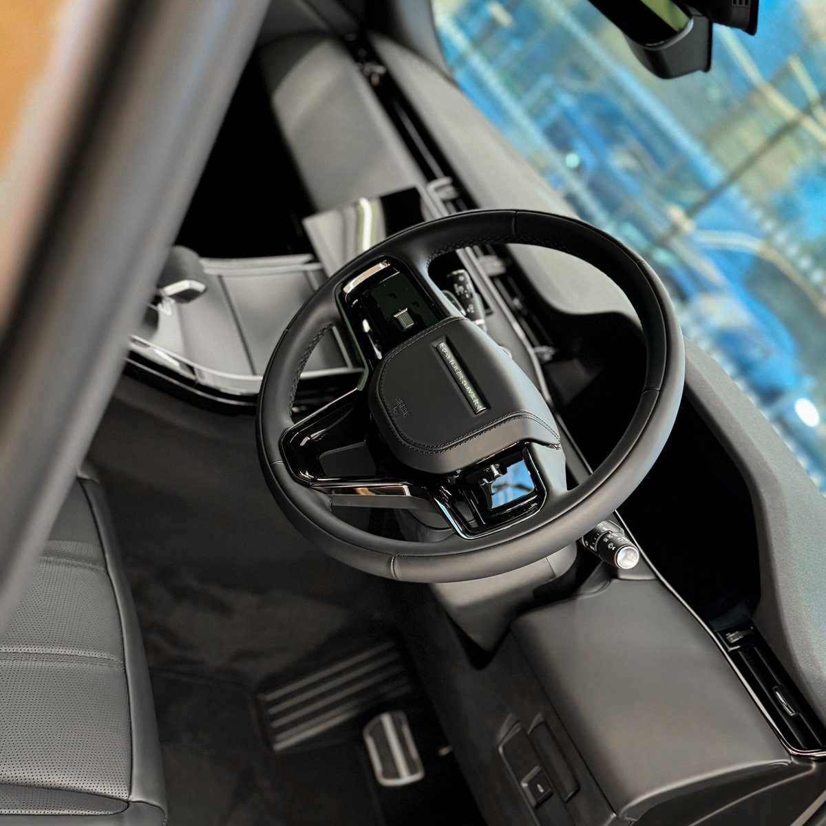 Barretts Land Rover tweet media