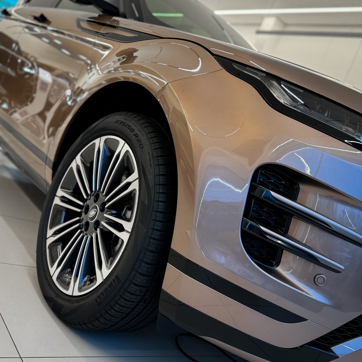 Barretts Land Rover tweet media