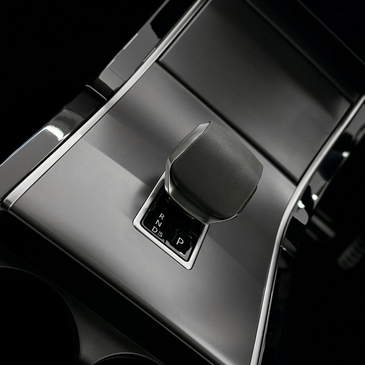 Barretts Land Rover tweet media