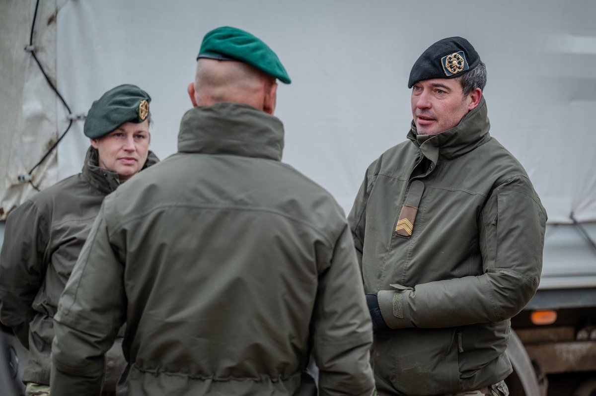 Commandant Landstrijdkrachten luitenant-generaal Jan Swillens bracht samen met zijn Duitse collega Generalleutnant Alfons Mais een bezoek aan de @efp_lithuania. Het gezamenlijke bezoek is niet alleen een signaal van betrokkenheid aan de #eFP in Litouwen, maar ook een duidelijk