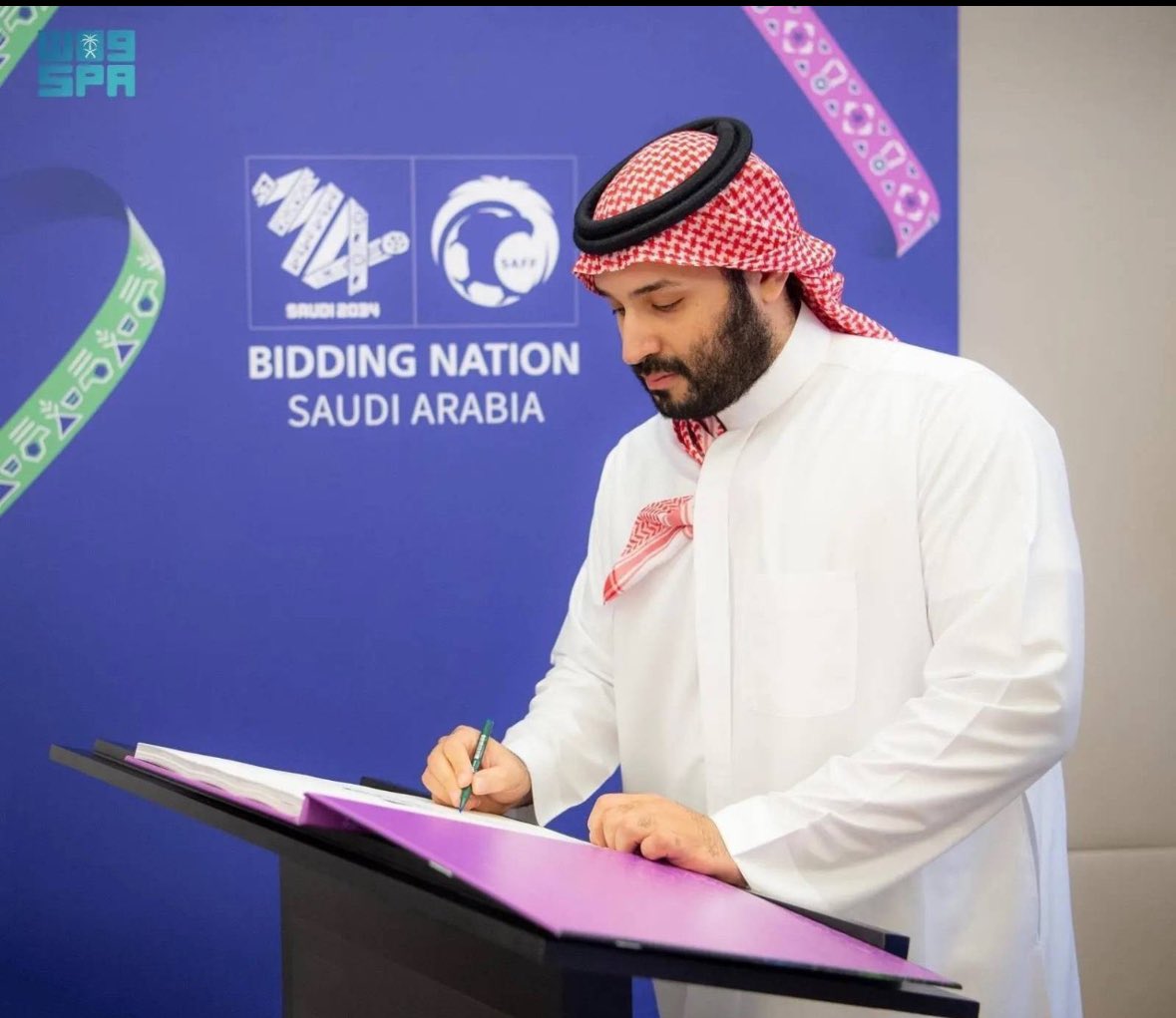 ALSWAR6's tweet photo. المستحيل ليس سعوديًا 🤍
#أهلا_بالعالم  #كاس_العالم_2034
#WelcomeToSaudi34 https://t.co/0YECLdPCPe