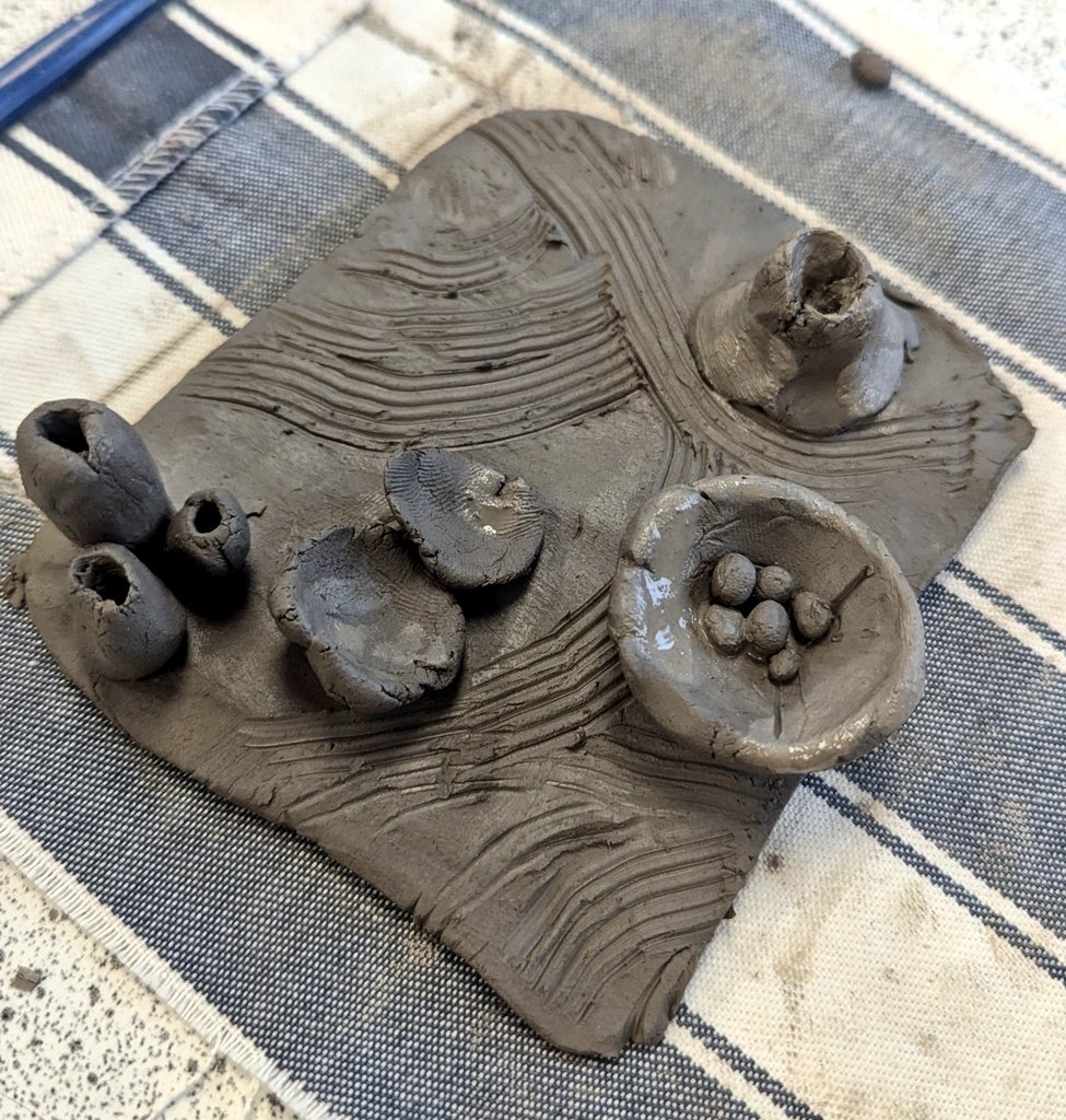 ArmthorpeArt's tweet image. Microscopic Clay tiles are in progress... Year 9 🐚🔬#NaturalForms #Microscopic #Clay