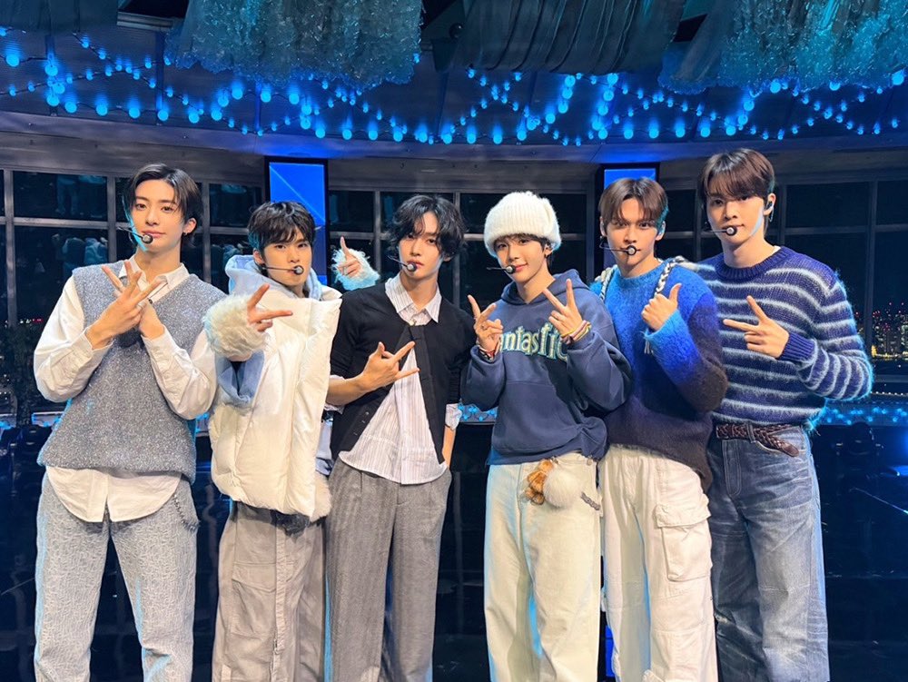 RIIZE_official's tweet photo. ‘연말’ 라이즈, 일본으로! ‘FNS 가요제’ + ‘주간 나이나이 뮤직’ 출연 화제
현지 데뷔 동시에 차트 1위 → 3개월 만에 연말 특집 방송까지 접수

https://t.co/U30IHPOJ37

#RIIZE #라이즈 #RISEandREALIZE https://t.co/7fhScBHgOF