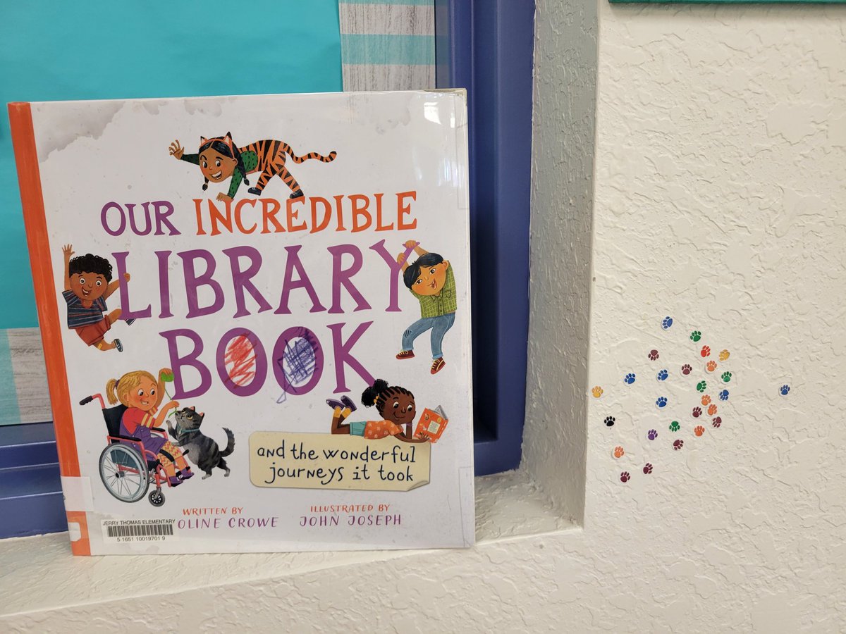 MrsMediaJTE's tweet photo. Last week's Face Off results are in &amp; Don't Eat Bees takes the win! 🐕🐝 Students in K, 1 &amp; 2 voted on which of these @FloridaSSYRA Jr. Book they liked best. Speaking of voting...please vote for Jerry Thomas' Deck the Tree 🎄 entry: https://t.co/GDownxnqv0 @JTE_Principal https://t.co/8P3LniuVZI