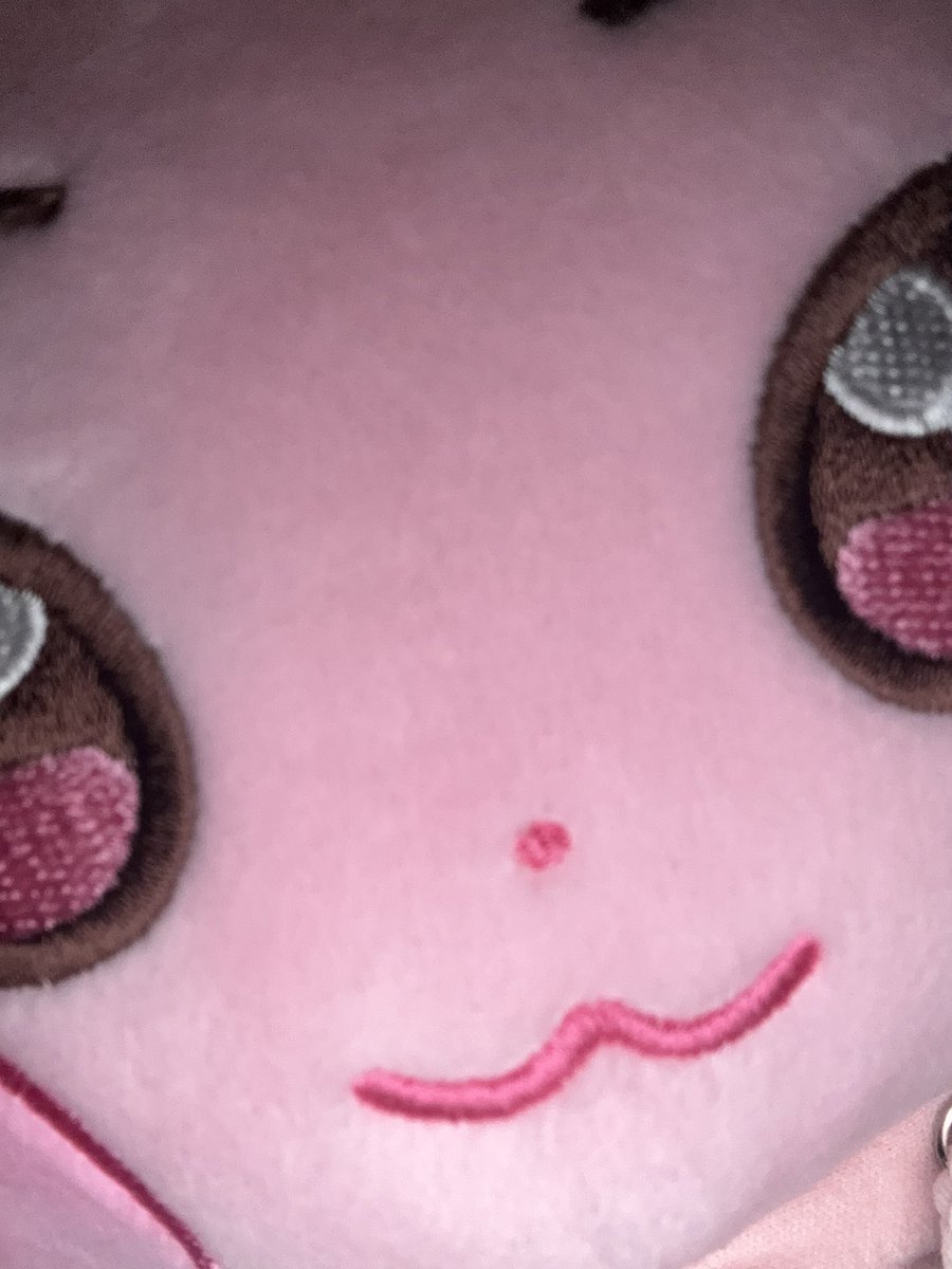 _ddeongbyeolii_'s tweet photo. stares at you as you scroll by *lovingly* https://t.co/SEVuFq6xt7