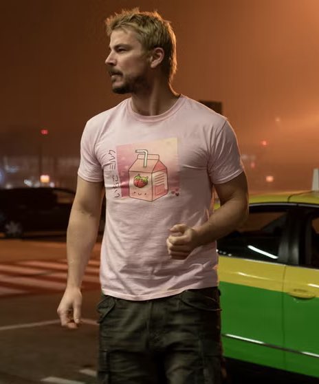 MediumSizeMeech's tweet photo. Save me blonde Josh Hartnett in a tight pink t shirt, SAVE ME!!! https://t.co/rFC2bkJtUy