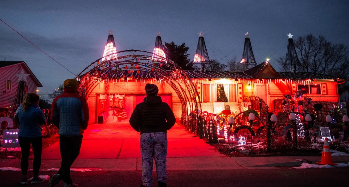 Holiday light displays are back across Northern Colorado! From residential to community displays, there are so many spots you can't miss this year! Check out a full list below!

coloradoan.com/story/life/202…