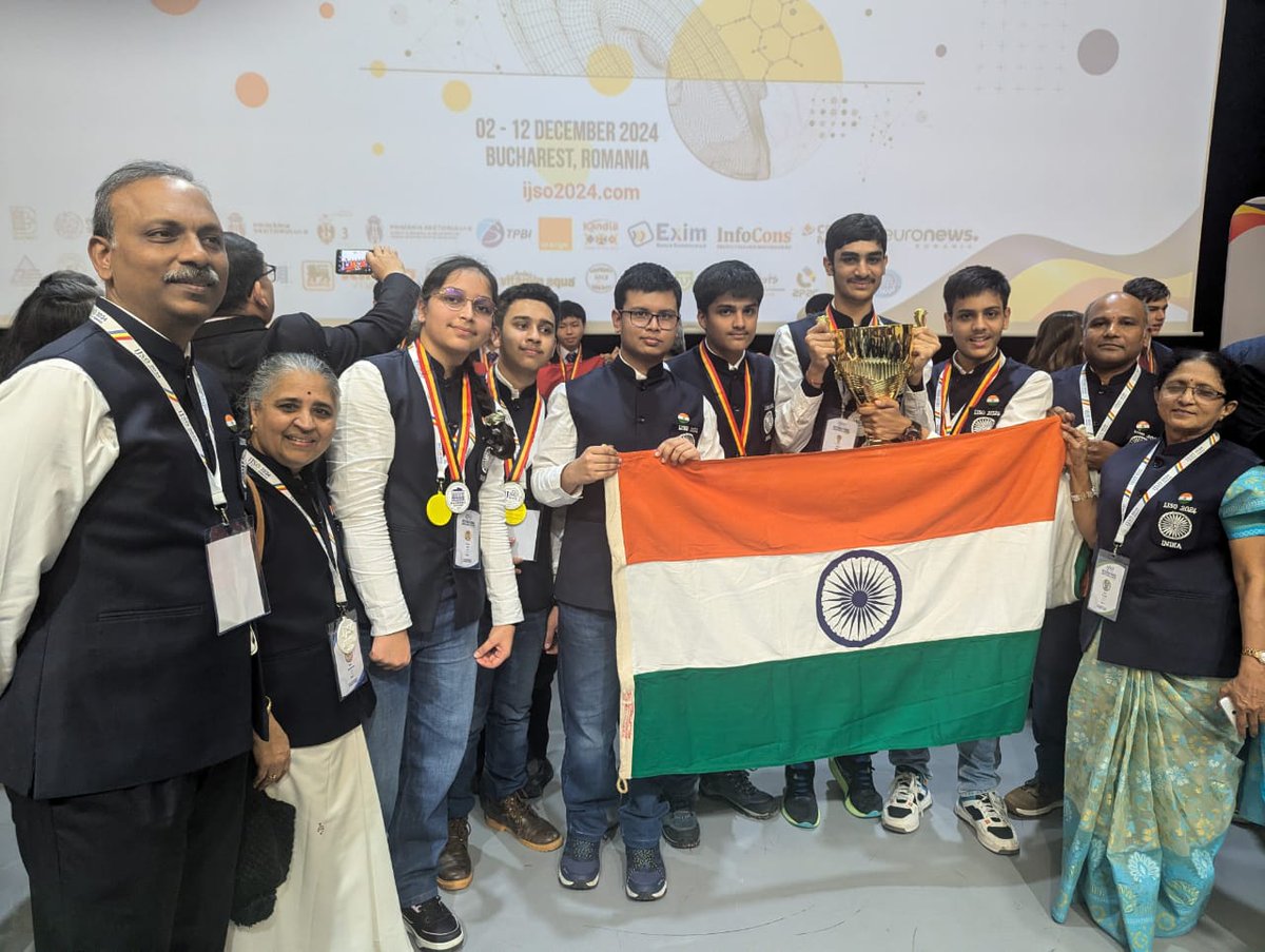 Achutha_BS's tweet image. 🇮🇳 Indian team at 21st International Junior Science Olympiad at Romania (IJSO-24) 🇷🇴

The Country Winner: INDIA
All won GOLD!
Pranit Mathur:🏅🥇(Phy)🥈(Chem)
Manas Goel:🏅🥈(Phy)
Bhavyaa Gunwal:🏅🥉(Bio)
Harshit Singla:🏅
Shwetank Agrawal:🏅
Jinansh Jignesh Shah:🏅

@PMOIndia
1/3