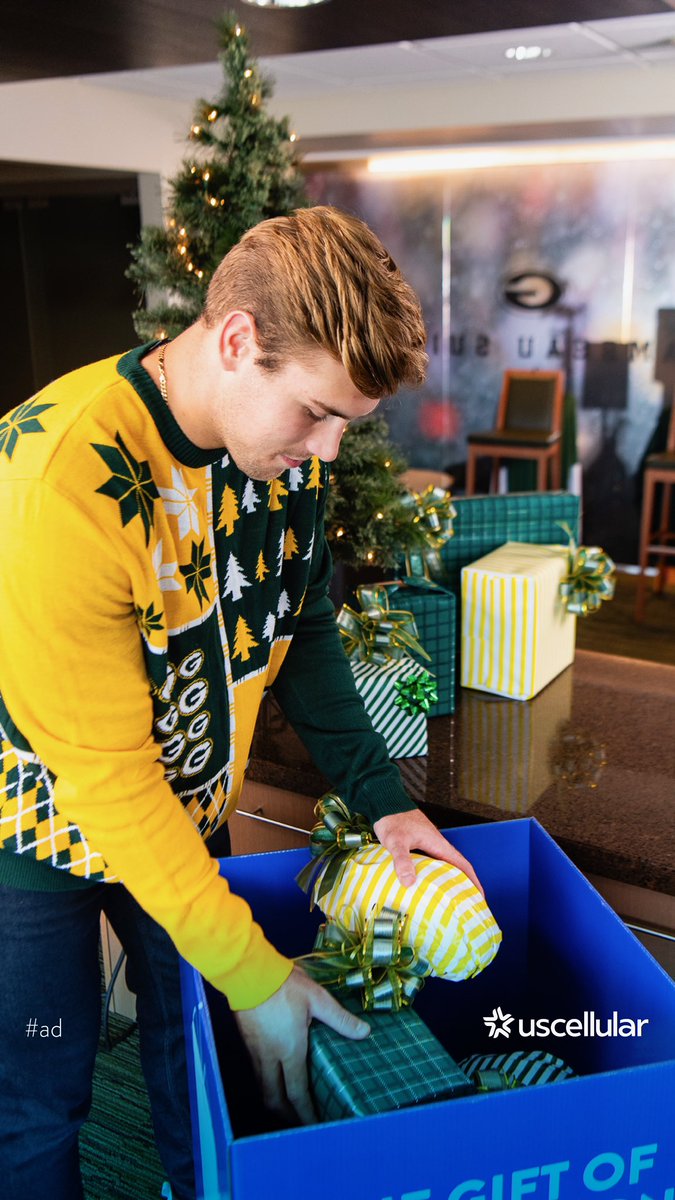 Lukas Van Ness (@lukas_vanness) on Twitter photo #ad This holiday season, <a href="/UScellular/">UScellular</a> and the <a href="/packers/">Green Bay Packers</a> are giving the gift of connection, and you can help. Stop into any UScellular store before January 15 to donate new sports gear, art supplies, or fun games. These items will be shared with local non-profits in your community! #ad This holiday season, <a href="/UScellular/">UScellular</a> and the <a href="/packers/">Green Bay Packers</a> are giving the gift of connection, and you can help. Stop into any UScellular store before January 15 to donate new sports gear, art supplies, or fun games. These items will be shared with local non-profits in your community!