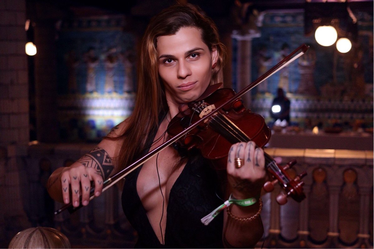 nathaliaviolin's tweet photo. 🖤🎻🤍 https://t.co/PB0b3JIahV
