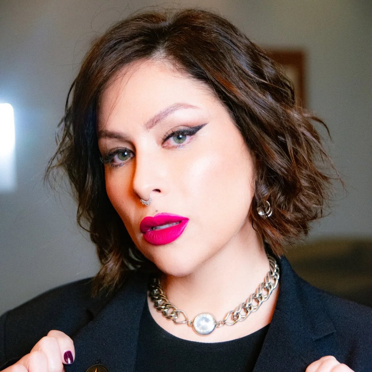 bchartsnet's tweet photo. Pitty sai em defesa de Liniker em seu Twitter/X e joga fatos sobre a “polêmica” do Prêmio Multishow:

“É injusto se desumanizar porque alguém acha que você é território público e portanto deve algo. Dito isso, Liniker, defenda seu espaço pessoal e sua verdade sim; e quem te gosta real, continuará. E quem não, azar.”

Para contexto, Liniker foi a cancelada da semana nesta rede social por recusar que suposto fã tirasse foto com troféu que ela ganhou na premiação.