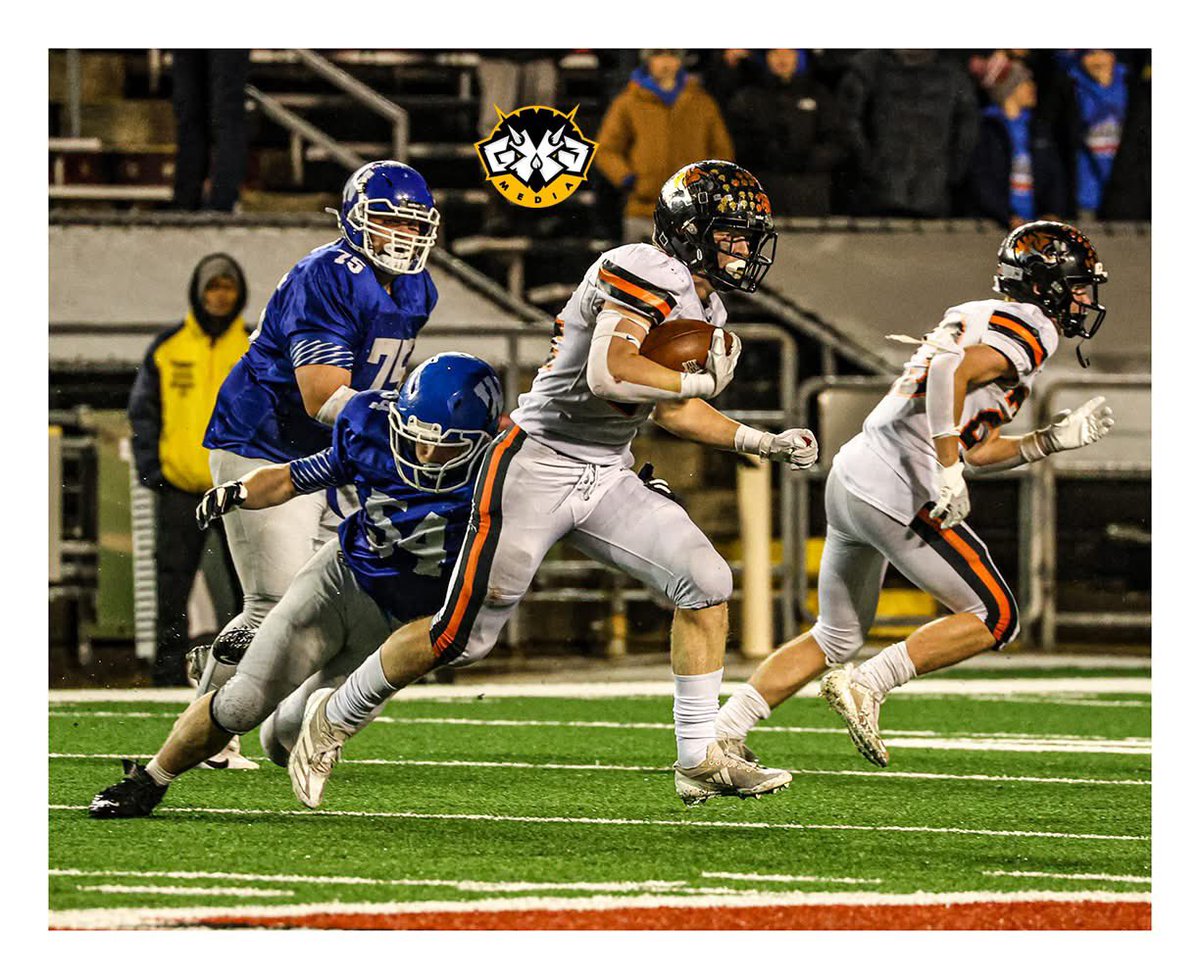 Senior Season Stats-
1st team All-Conference DB/TE
All-Region DB/TE
3rd most tackles in the state
State Champ

Offensive: 
24 rec  556 yards 8 TDs

Defensive: 
148 ttck‼️
90tck 
4 INTs 
4 prefer
4TFLs
2 FF
1FR

Weeks 1-9  Film

hudl.com/v/2RCpt9