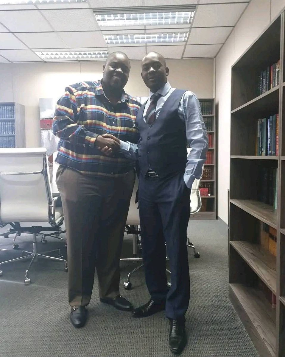 SharaiJoseph's tweet photo. A rare picture of Apostle Chamisa with @wicknellchivayo https://t.co/pXeOrULwD3
