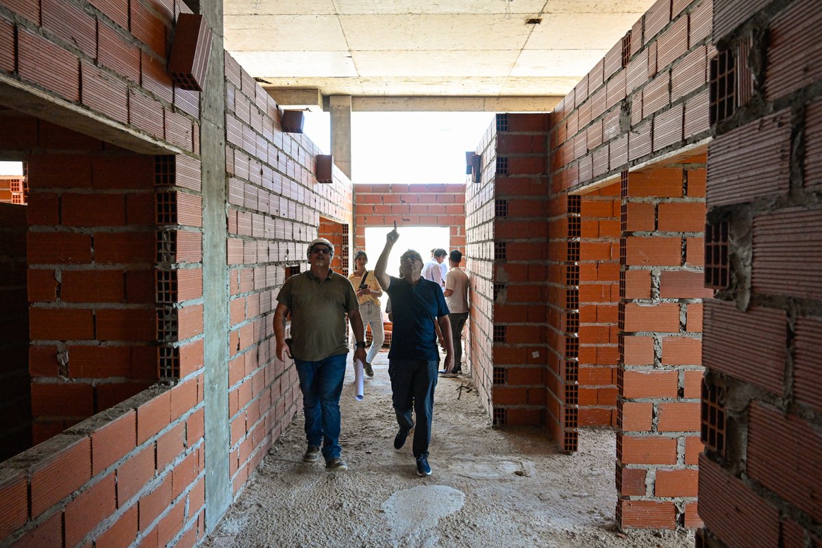 ZNVISION's tweet image. .@ZamoraJulio : “Es un orgullo ver como el esfuerzo de los vecinos y la dedicación de esta gestión nos permite realizar la obra más importante del @MunicipioTigre  | Zona Norte Visión
#dedicación #esfuerzo #gestión #JulioZamora #MunicipiodeTigre #Obra #Orgullo #VECINOS