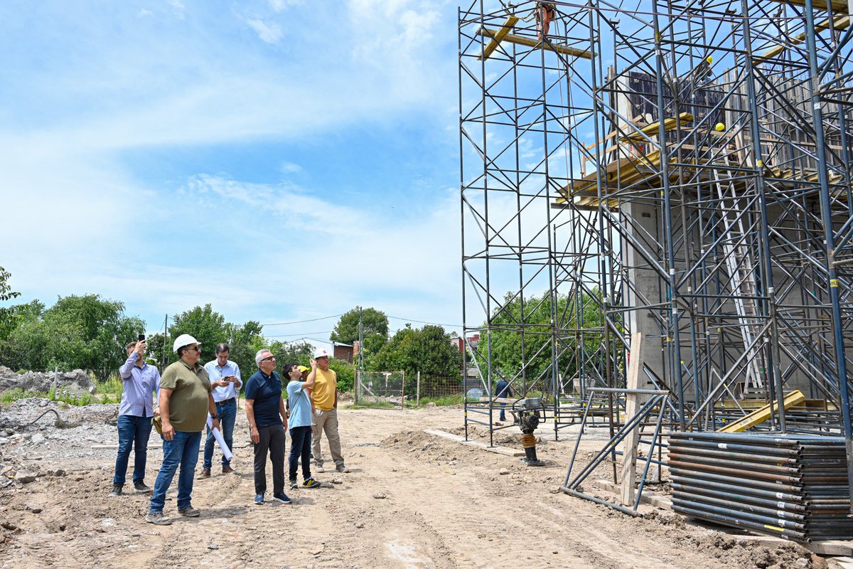 ZNVISION's tweet image. .@ZamoraJulio : “Es un orgullo ver como el esfuerzo de los vecinos y la dedicación de esta gestión nos permite realizar la obra más importante del @MunicipioTigre  | Zona Norte Visión
#dedicación #esfuerzo #gestión #JulioZamora #MunicipiodeTigre #Obra #Orgullo #VECINOS