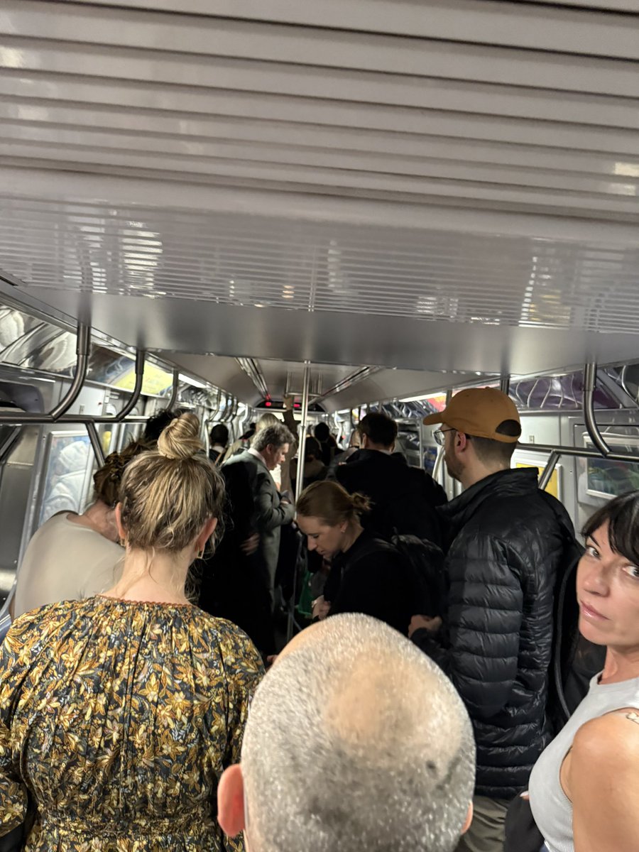 Dan Frommer tweet media