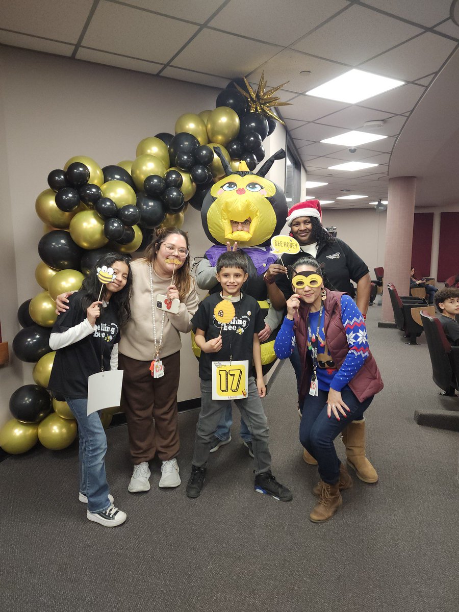 Jesselyn Holden tweet media