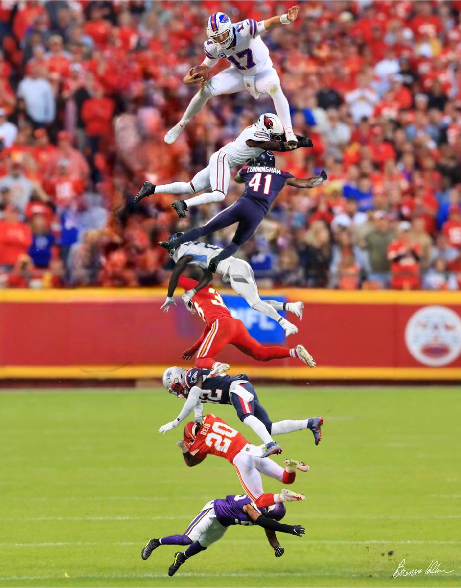 MLFootball's tweet photo. THE JOSH ALLEN HURDLE TOWER.

🥶🥶🥶

COLD.

(Via @billsmafiaart) https://t.co/csMccnjKRk