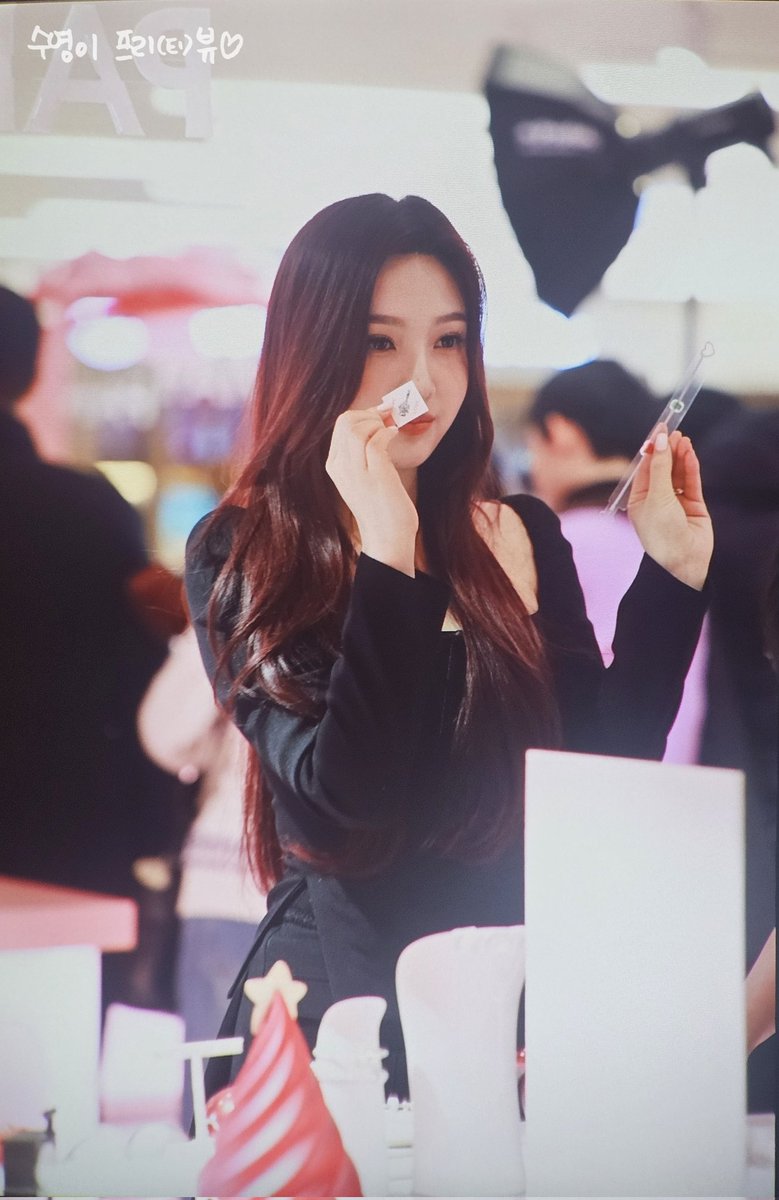 WNCJOY's tweet photo. 241212 판도라 팝업
#조이 #레드벨벳 #Joy #Redvelvet #박수영 #ジョ https://t.co/SHCeMGVXwh
