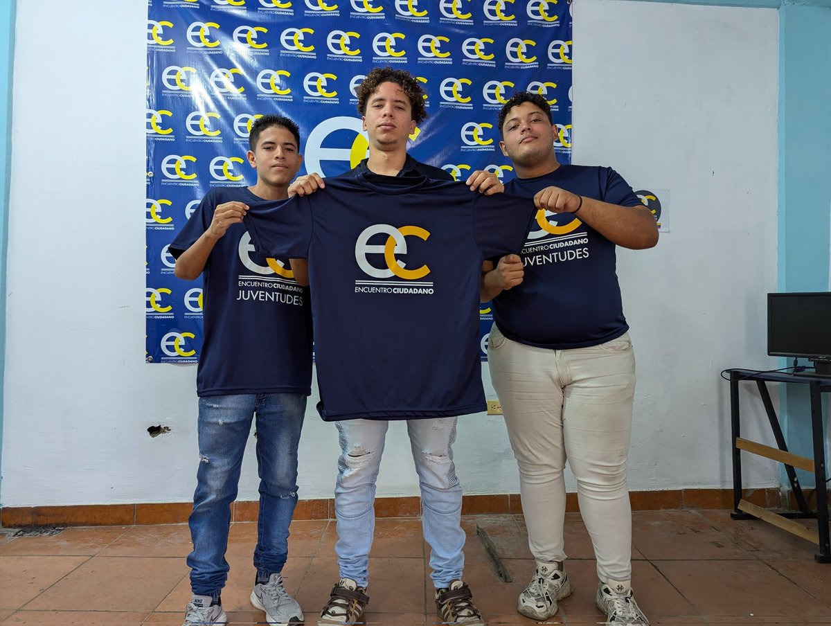JuventudSucreEC's tweet photo. #11Diciembre || Enhorabuena, desde Encuentro Ciudadano Juventudes Sucre queremos darle la grata bienvenida al equipo a nuestro nuevo integrante Francisco Castro quien estará furgiendo como Coordinador Municipal De Juventudes, nos sentimos muy felices de ver  crecer al equipo https://t.co/PYVPviOzB9