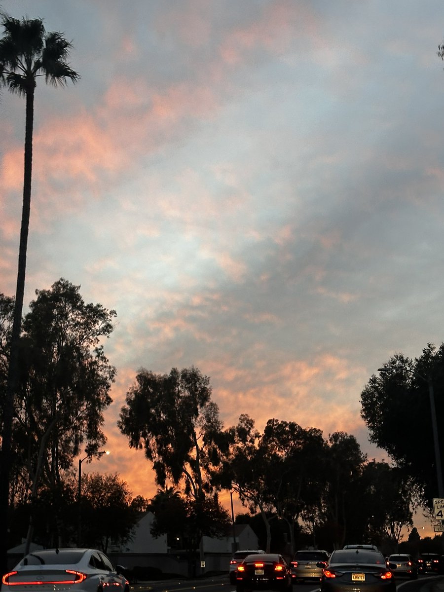 NKaravedas's tweet image. The stages of my #DriveHome are pretty AMAZING!  

#OC #Cali @StormHour