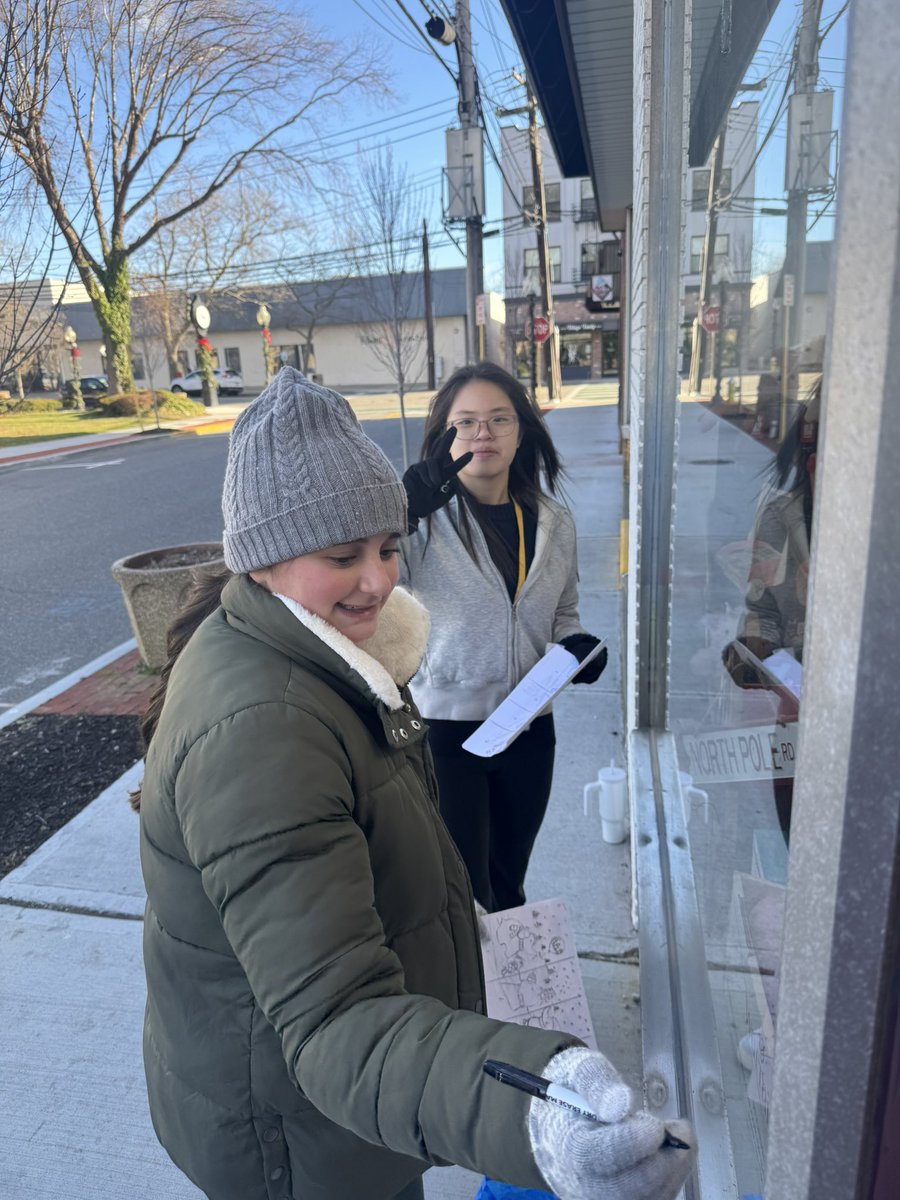 Shout out to our phenomenal Studio Art students for showcasing their arts skills in the town of Babylon @ArgyleToyStore.