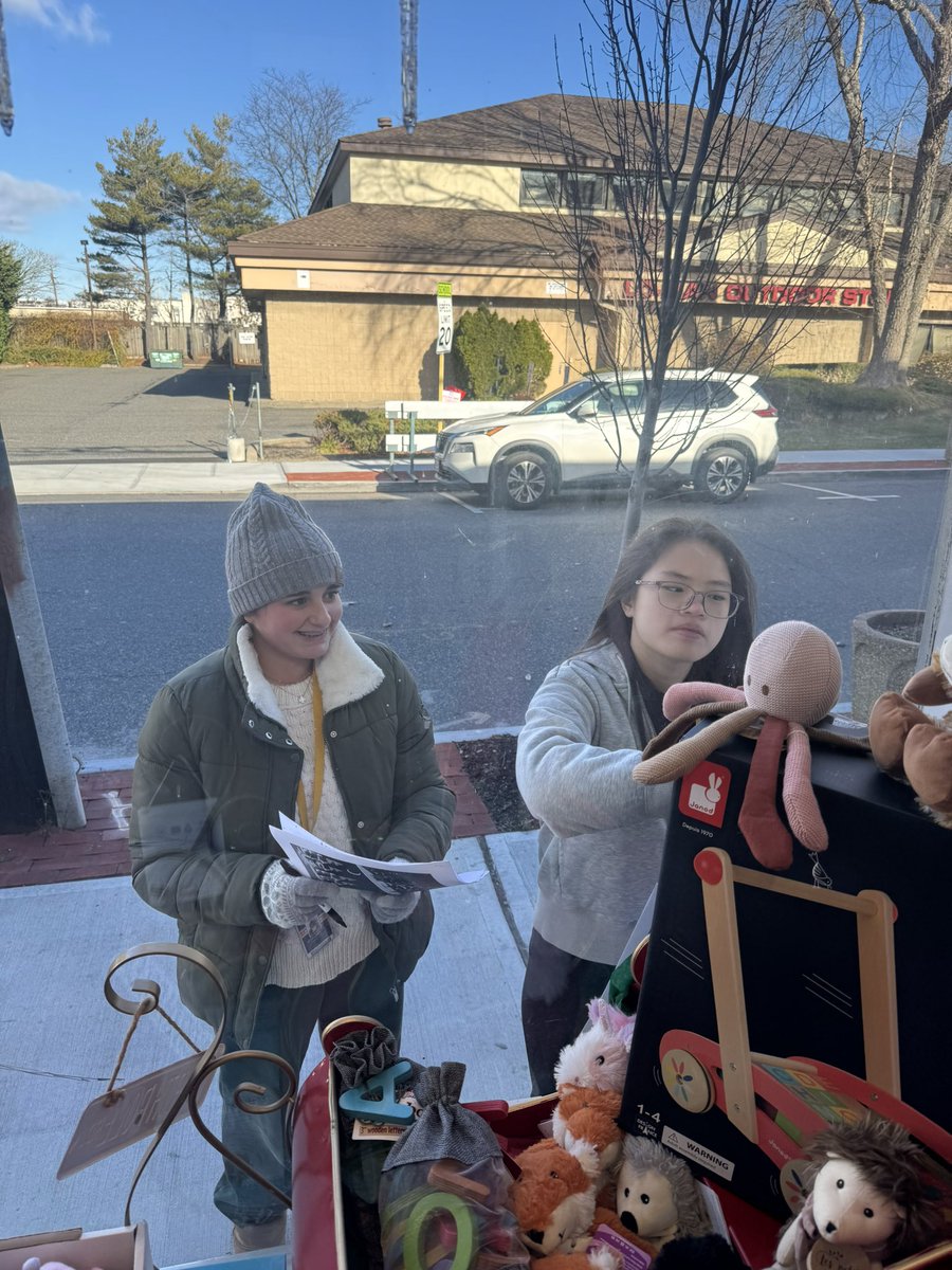 Shout out to our phenomenal Studio Art students for showcasing their arts skills in the town of Babylon @ArgyleToyStore.