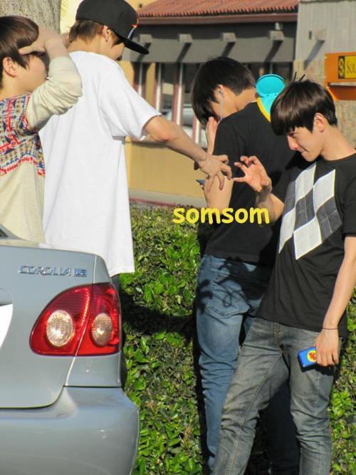 konengendog's tweet photo. kangen chanbaek https://t.co/UD1bz80HMU
