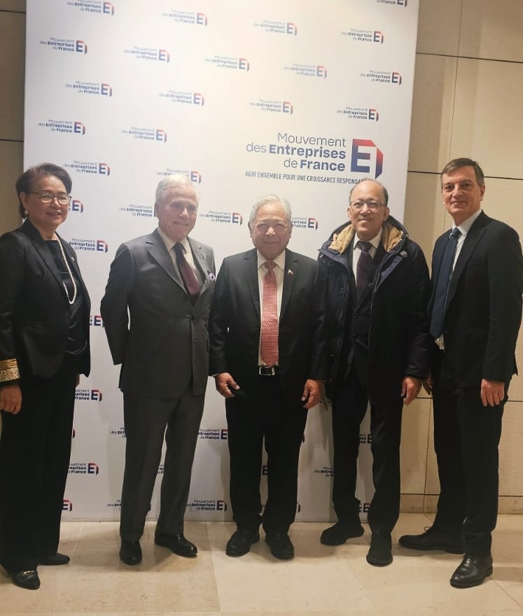 FrenchEmbassyPH's tweet photo. 🚆 During #PhilippineWeekInParis, the @DOTrPH delegation led by Sec. Jaime Bautista presented the Marcos’ administration’s transport infrastructure program to the French business community hosted by @MEDEF_I President Philippe Louis-Dreyfus.

#PHWeek2024 #MakeItIconic 🔵🔴⚪☀️ https://t.co/ojRXCMj4YU