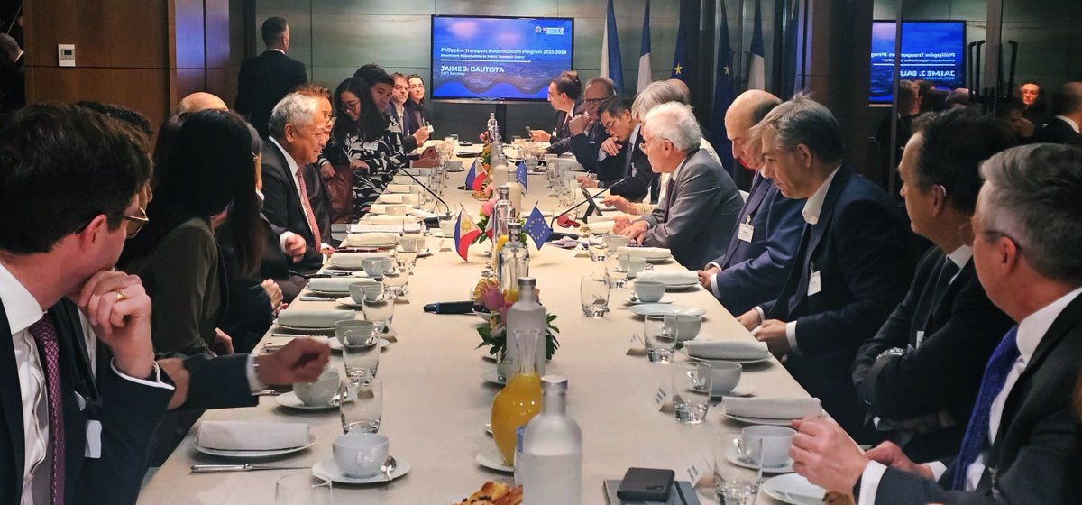 🚆 During #PhilippineWeekInParis, the <a href="/DOTrPH/">DOTrPH 🇵🇭</a> delegation led by Sec. Jaime Bautista presented the Marcos’ administration’s transport infrastructure program to the French business community hosted by <a href="/MEDEF_I/">MEDEF International</a> President Philippe Louis-Dreyfus.

#PHWeek2024 #MakeItIconic 🔵🔴⚪☀️